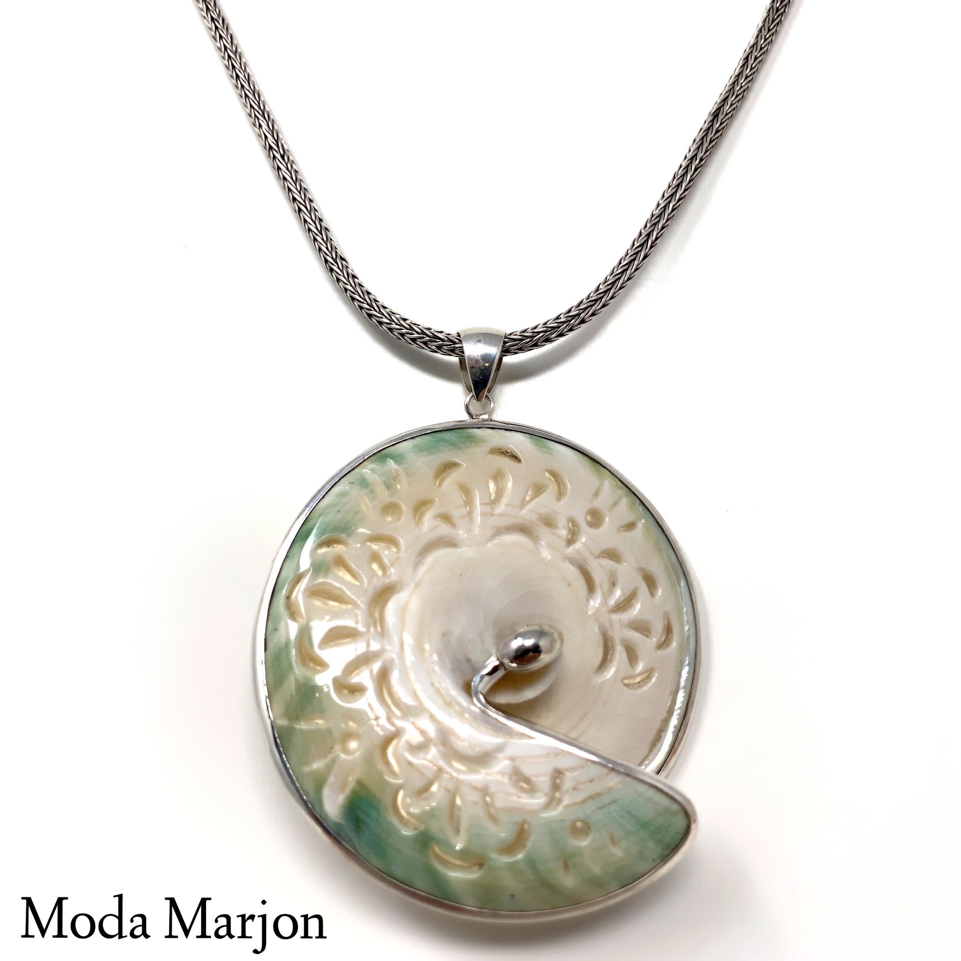 Mother-of-Pearl Carved Nautilus Pendant - Moda Marjon 