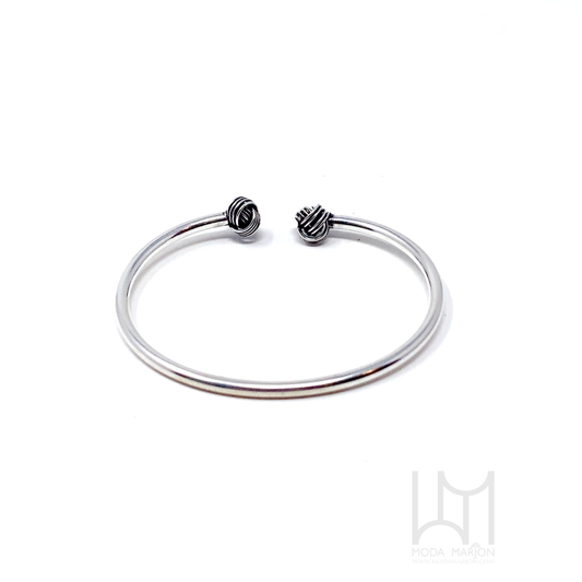 Knot Silver Bangle