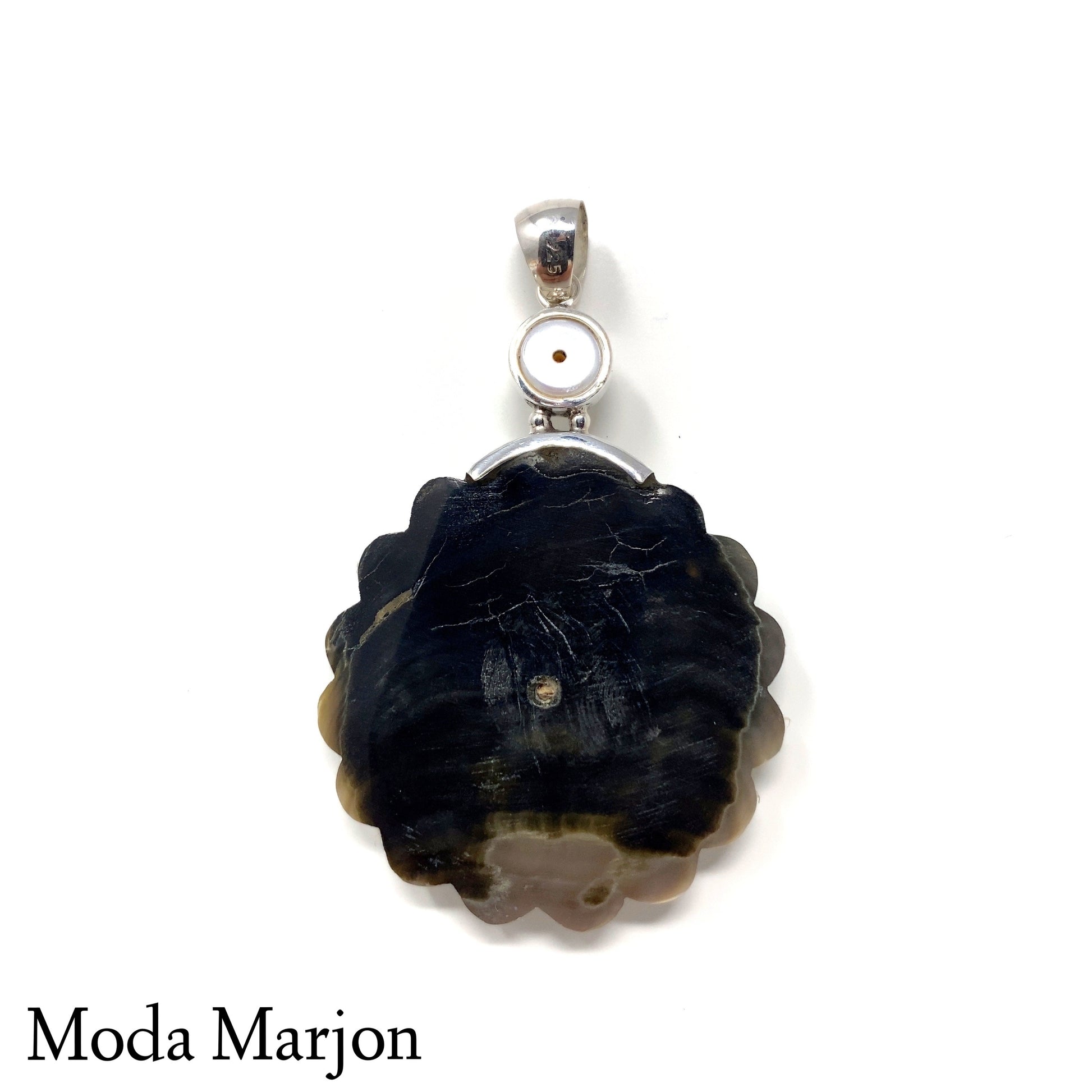 Mother Of Pearl Carved flower Pendant - Moda Marjon 