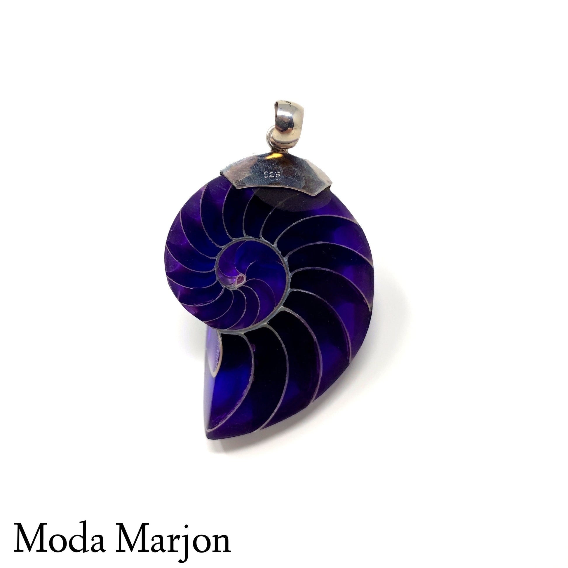 Nautilus Shell Pendant - Moda Marjon 