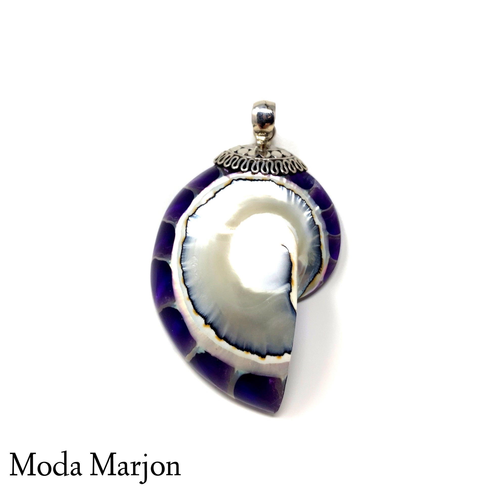 Nautilus Shell Pendant - Moda Marjon 